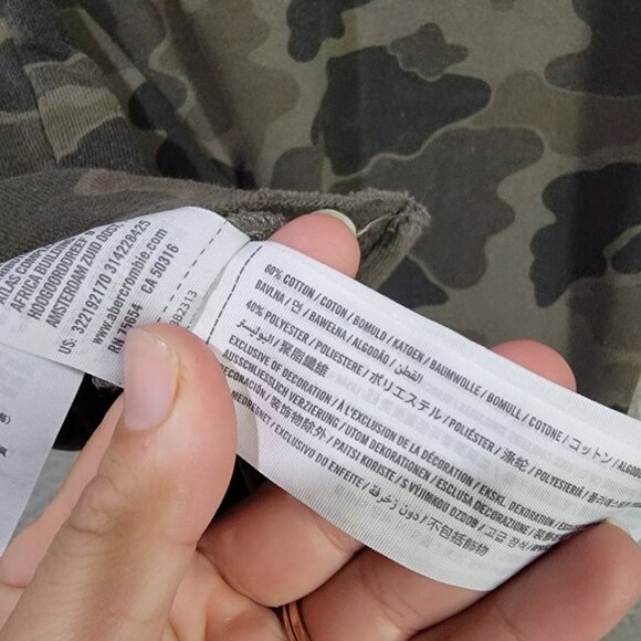 #266 Hollister Camo Sweatshirt Medium Crew Neck Distressed Pullover Camouflage - Picture 7 of 7